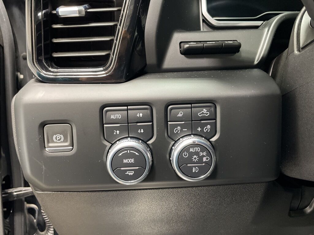 2024 GMC Sierra 2500HD 4x4 Crew Cab AT4 Minocqua WI 2024 GMC Sierra 2500HD 4x4 Crew Cab AT4 Minocqua WI