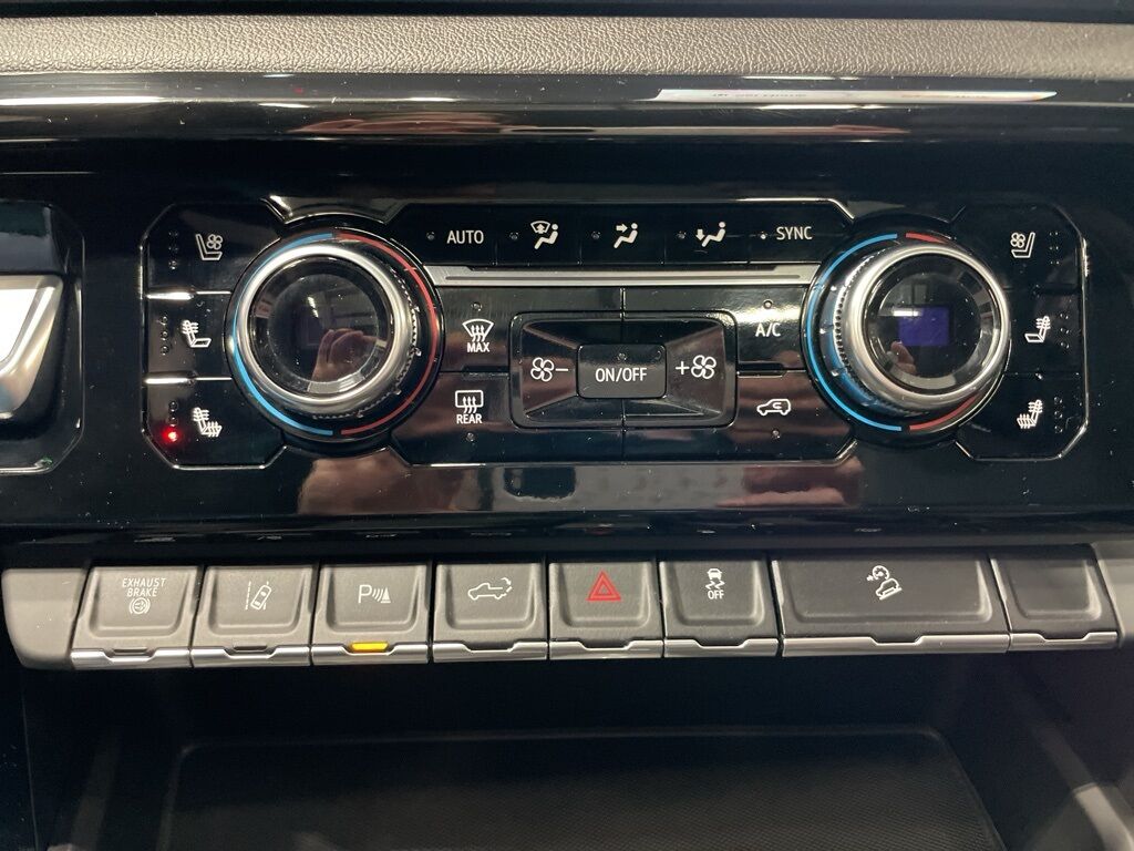 2024 GMC Sierra 2500HD 4x4 Crew Cab AT4 Minocqua WI 2024 GMC Sierra 2500HD 4x4 Crew Cab AT4 Minocqua WI