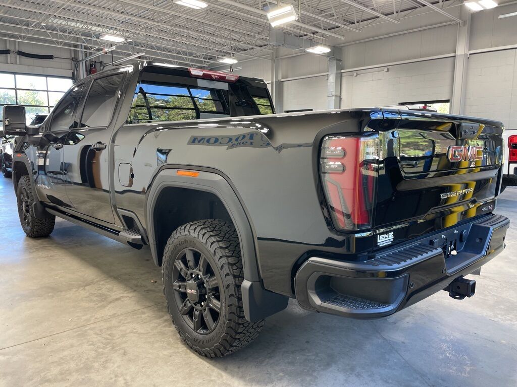 2024 GMC Sierra 2500HD 4x4 Crew Cab AT4 Minocqua WI 2024 GMC Sierra 2500HD 4x4 Crew Cab AT4 Minocqua WI