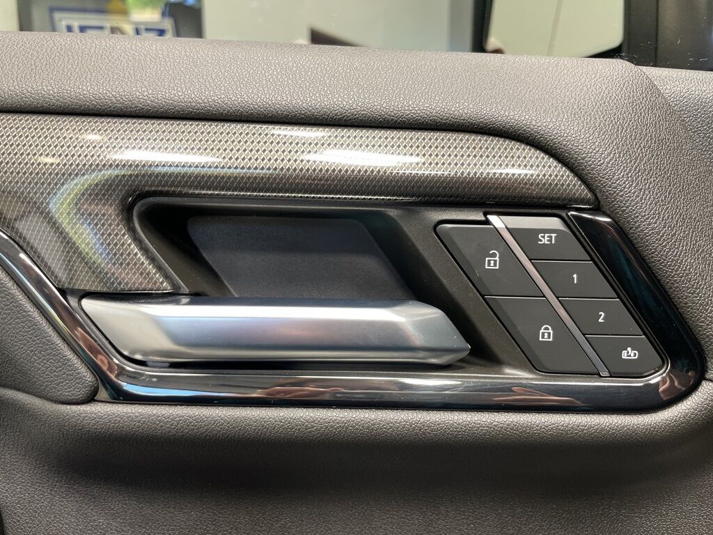 2024 GMC Sierra 2500HD 4x4 Crew Cab AT4 Minocqua WI 2024 GMC Sierra 2500HD 4x4 Crew Cab AT4 Minocqua WI