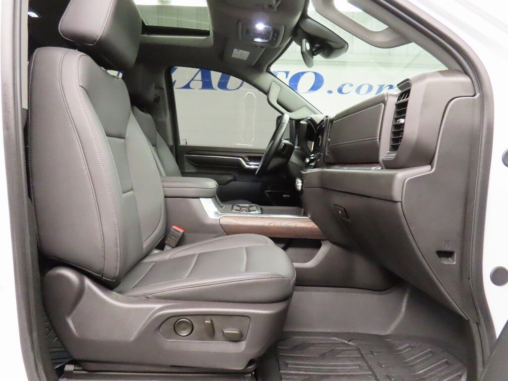 2024 GMC Sierra 2500HD 4x4 Crew Cab SLT Fond du Lac WI 2024 GMC Sierra 2500HD 4x4 Crew Cab SLT Fond du Lac WI