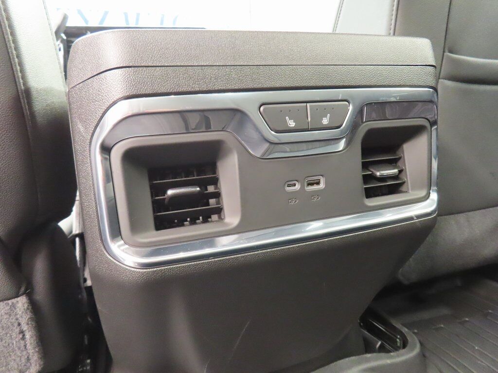 2024 GMC Sierra 2500HD 4x4 Crew Cab SLT Fond du Lac WI 2024 GMC Sierra 2500HD 4x4 Crew Cab SLT Fond du Lac WI