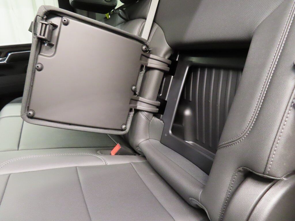 2024 GMC Sierra 2500HD 4x4 Crew Cab SLT Fond du Lac WI 2024 GMC Sierra 2500HD 4x4 Crew Cab SLT Fond du Lac WI