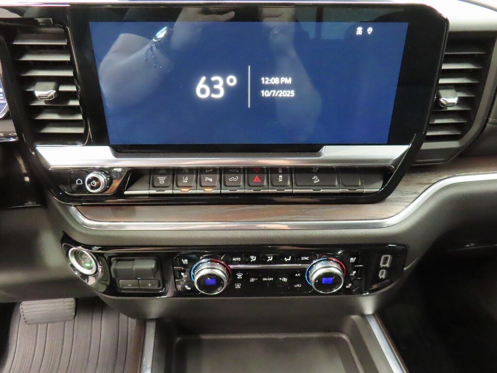 2024 GMC Sierra 2500HD 4x4 Crew Cab SLT Fond du Lac WI 2024 GMC Sierra 2500HD 4x4 Crew Cab SLT Fond du Lac WI