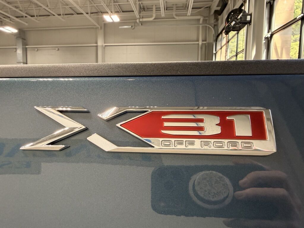 2024 GMC Sierra 2500HD 4x4 Crew Cab SLT Minocqua WI 2024 GMC Sierra 2500HD 4x4 Crew Cab SLT Minocqua WI