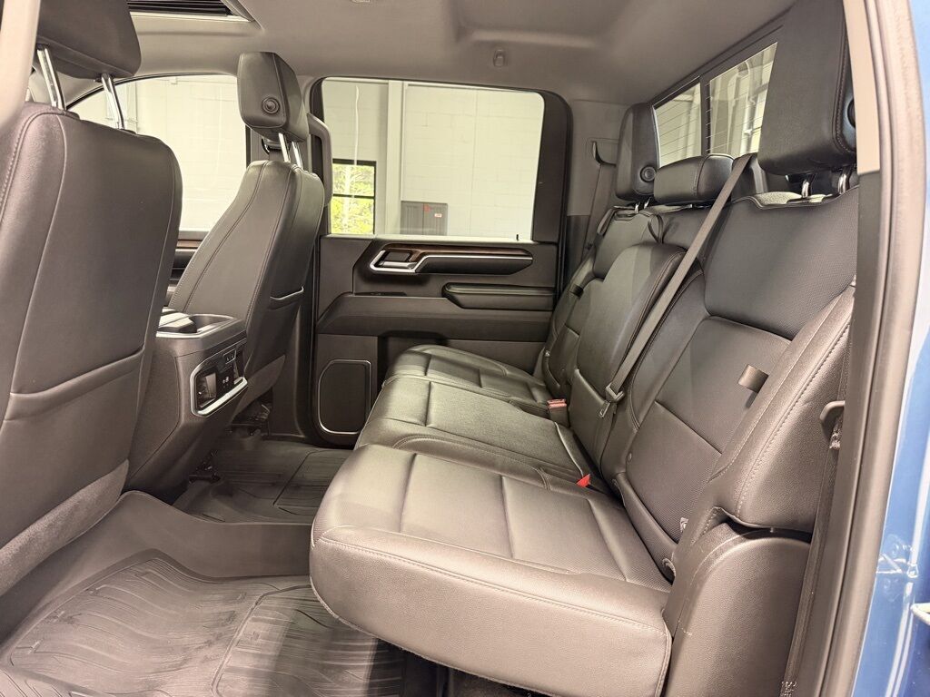 2024 GMC Sierra 2500HD 4x4 Crew Cab SLT Minocqua WI 2024 GMC Sierra 2500HD 4x4 Crew Cab SLT Minocqua WI