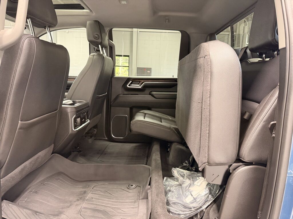 2024 GMC Sierra 2500HD 4x4 Crew Cab SLT Minocqua WI 2024 GMC Sierra 2500HD 4x4 Crew Cab SLT Minocqua WI