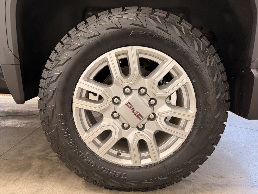 2024 GMC Sierra 2500HD 4x4 Crew Cab SLT Minocqua WI 2024 GMC Sierra 2500HD 4x4 Crew Cab SLT Minocqua WI