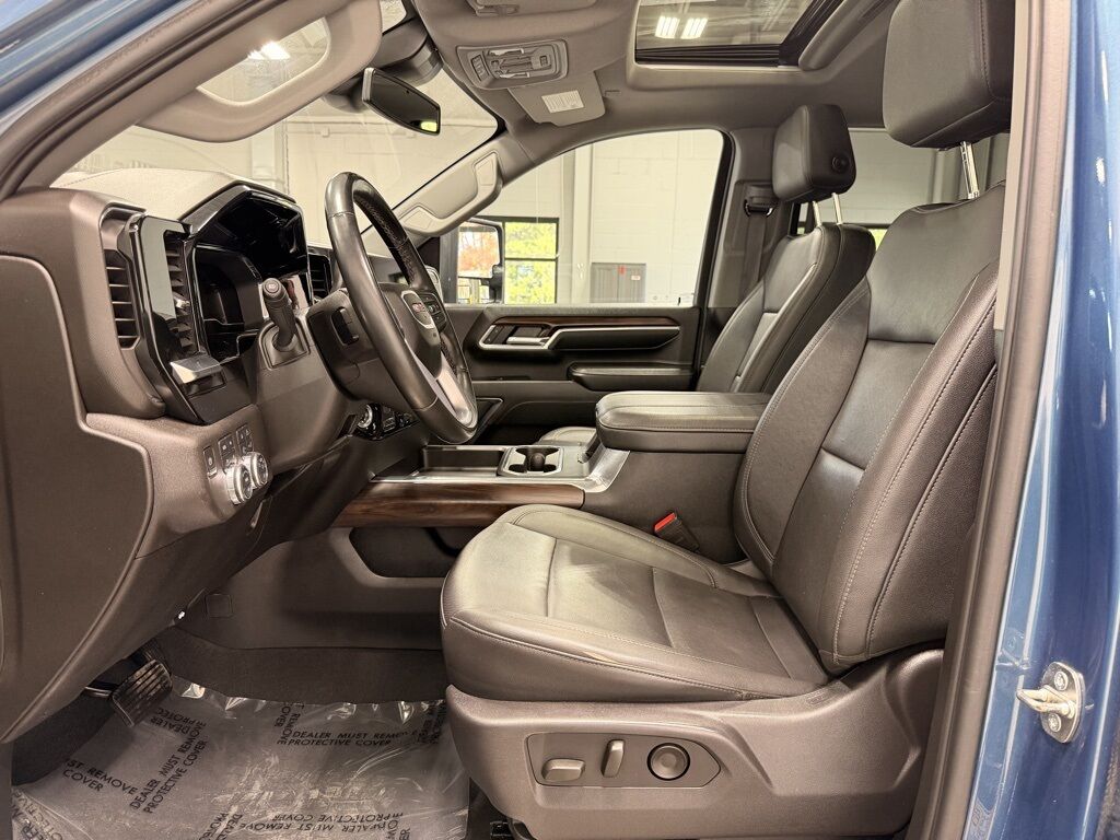 2024 GMC Sierra 2500HD 4x4 Crew Cab SLT Minocqua WI 2024 GMC Sierra 2500HD 4x4 Crew Cab SLT Minocqua WI