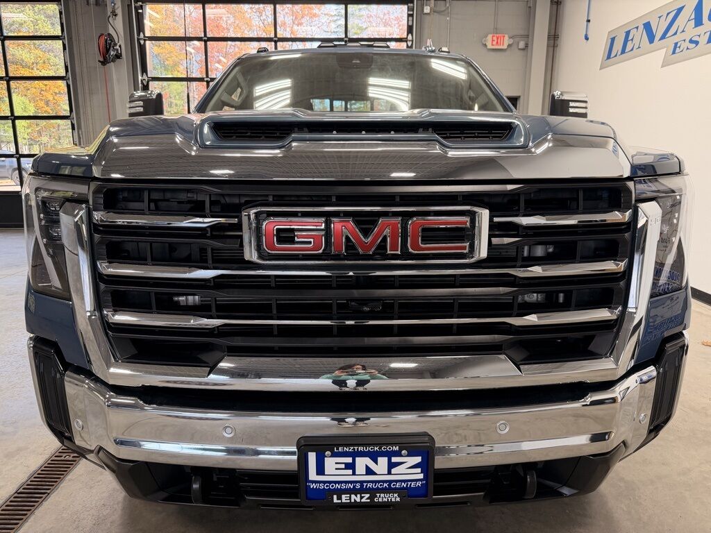 2024 GMC Sierra 2500HD 4x4 Crew Cab SLT Minocqua WI 2024 GMC Sierra 2500HD 4x4 Crew Cab SLT Minocqua WI