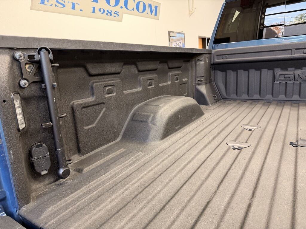 2024 GMC Sierra 2500HD 4x4 Crew Cab SLT Minocqua WI 2024 GMC Sierra 2500HD 4x4 Crew Cab SLT Minocqua WI