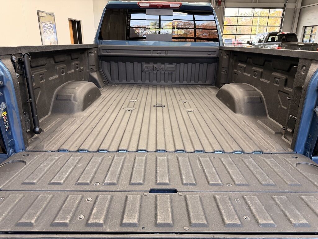 2024 GMC Sierra 2500HD 4x4 Crew Cab SLT Minocqua WI 2024 GMC Sierra 2500HD 4x4 Crew Cab SLT Minocqua WI