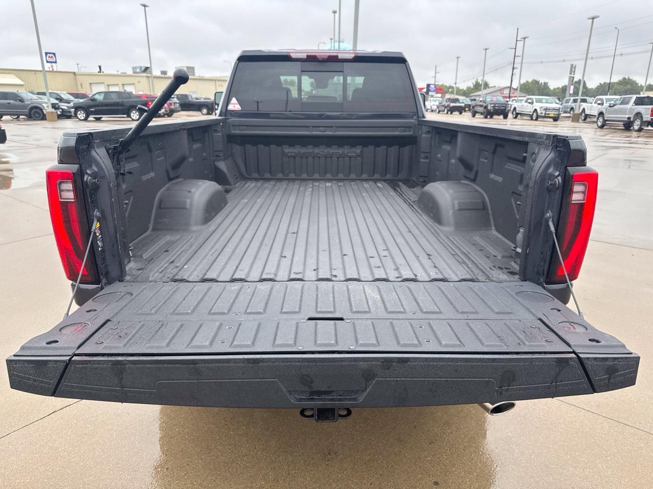 2024 GMC Sierra 2500HD Denali Watertown SD 2024 GMC Sierra 2500HD Denali Watertown SD