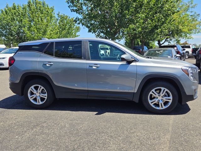 2024 GMC Terrain SLE 2024 GMC Terrain SLE