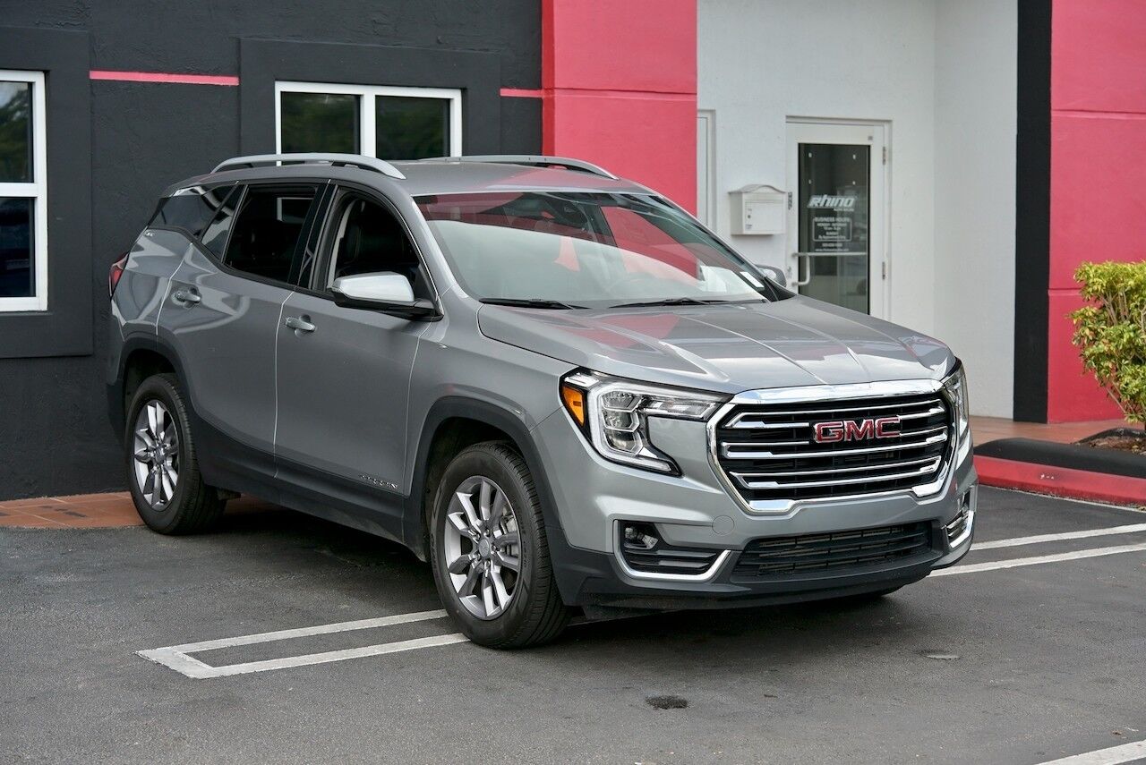 2024 GMC Terrain SLT's photo