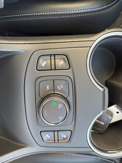 2024 GMC Terrain SLT Watertown SD 2024 GMC Terrain SLT Watertown SD