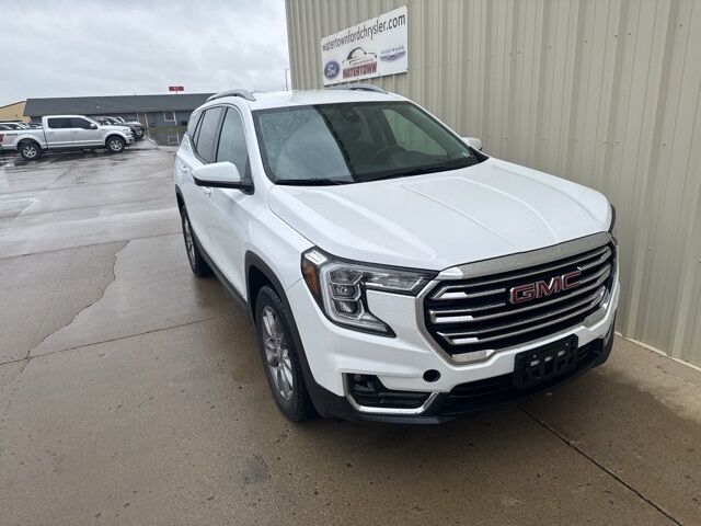 2024 GMC Terrain SLT Watertown SD 2024 GMC Terrain SLT Watertown SD