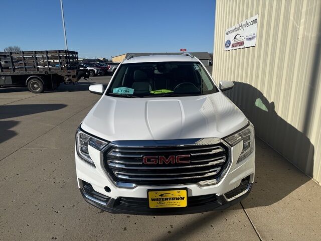 2024 GMC Terrain SLT Watertown SD 2024 GMC Terrain SLT Watertown SD