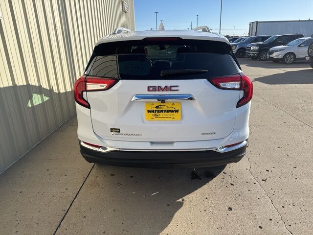 2024 GMC Terrain SLT Watertown SD 2024 GMC Terrain SLT Watertown SD