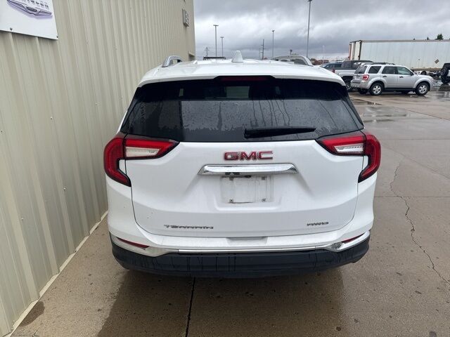 2024 GMC Terrain SLT Watertown SD 2024 GMC Terrain SLT Watertown SD