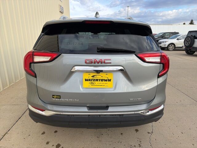 2024 GMC Terrain SLT Watertown SD 2024 GMC Terrain SLT Watertown SD