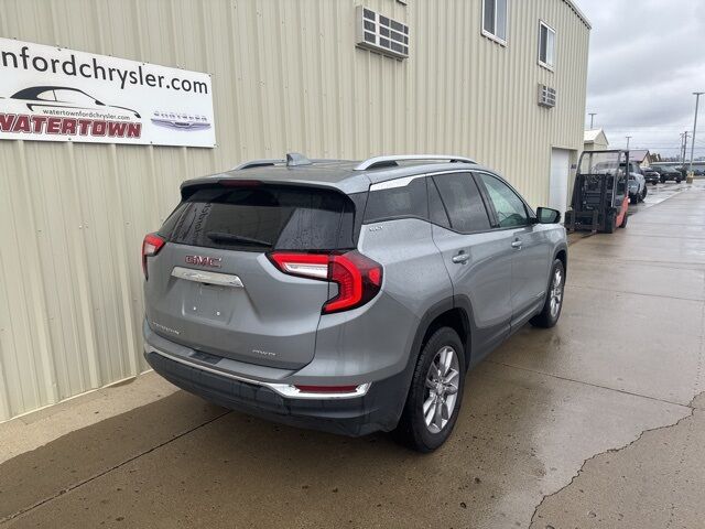 2024 GMC Terrain SLT Watertown SD 2024 GMC Terrain SLT Watertown SD