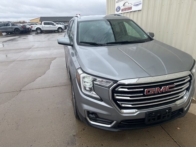 2024 GMC Terrain SLT Watertown SD 2024 GMC Terrain SLT Watertown SD