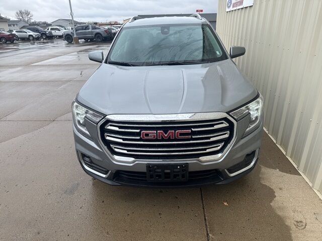 2024 GMC Terrain SLT Watertown SD 2024 GMC Terrain SLT Watertown SD