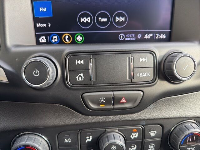 2024 GMC Terrain SLT Watertown SD 2024 GMC Terrain SLT Watertown SD