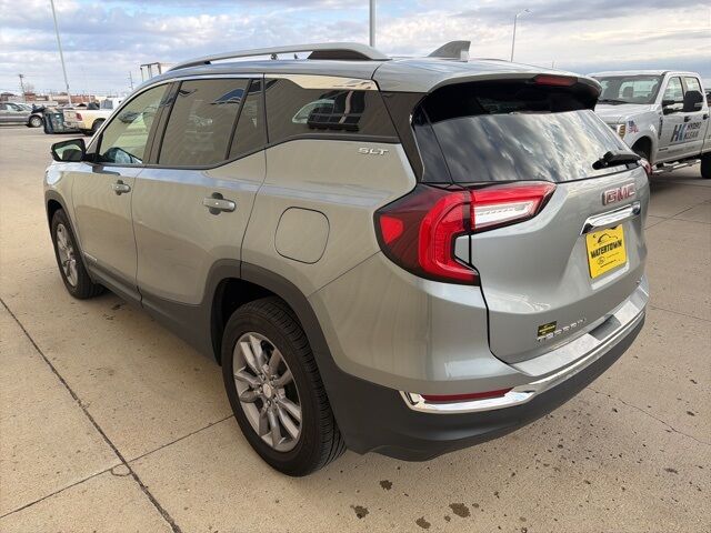 2024 GMC Terrain SLT Watertown SD 2024 GMC Terrain SLT Watertown SD