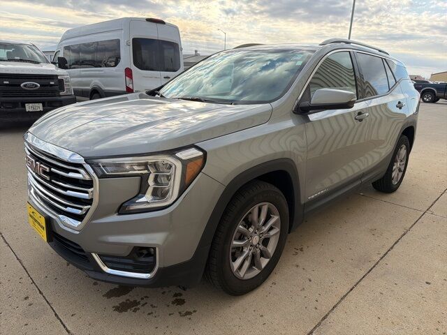 2024 GMC Terrain SLT Watertown SD 2024 GMC Terrain SLT Watertown SD