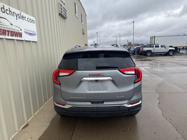 2024 GMC Terrain SLT Watertown SD 2024 GMC Terrain SLT Watertown SD
