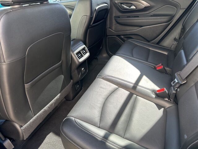 2024 GMC Terrain SLT Watertown SD 2024 GMC Terrain SLT Watertown SD