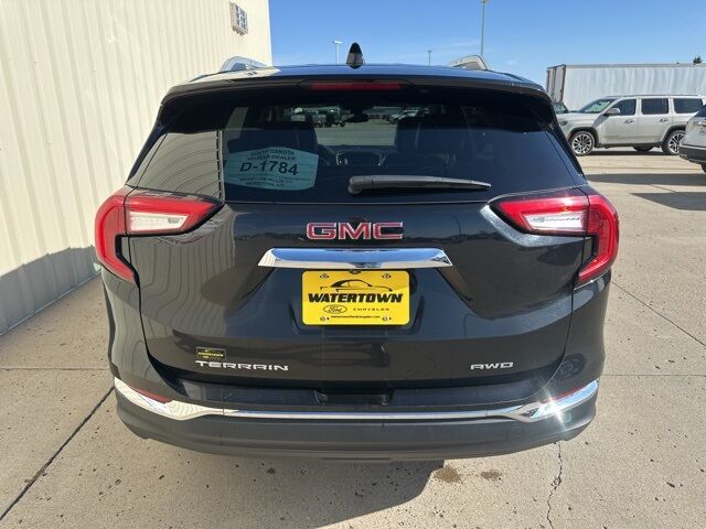 2024 GMC Terrain SLT Watertown SD 2024 GMC Terrain SLT Watertown SD