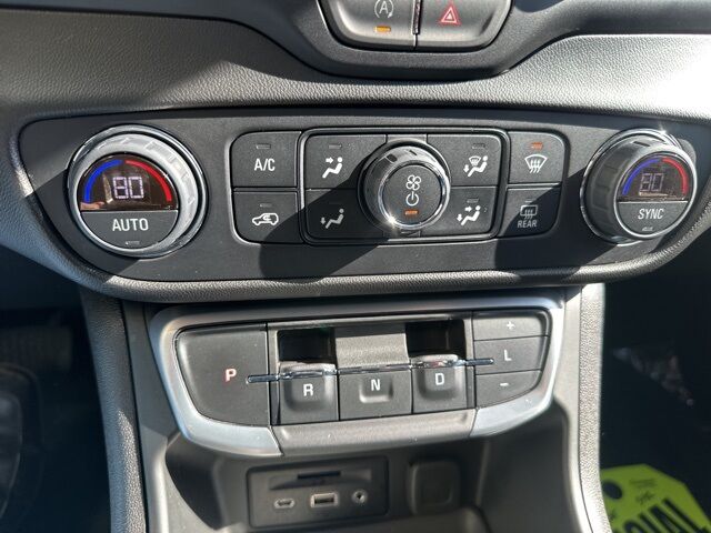 2024 GMC Terrain SLT Watertown SD 2024 GMC Terrain SLT Watertown SD