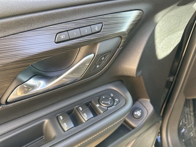 2024 GMC Terrain SLT Watertown SD 2024 GMC Terrain SLT Watertown SD