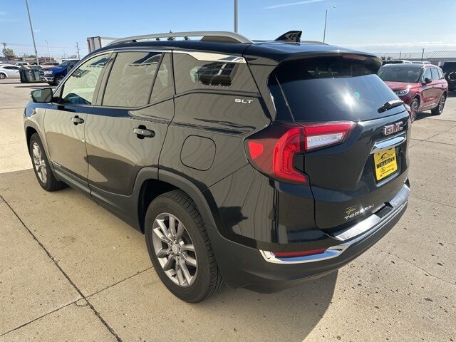 2024 GMC Terrain SLT Watertown SD 2024 GMC Terrain SLT Watertown SD