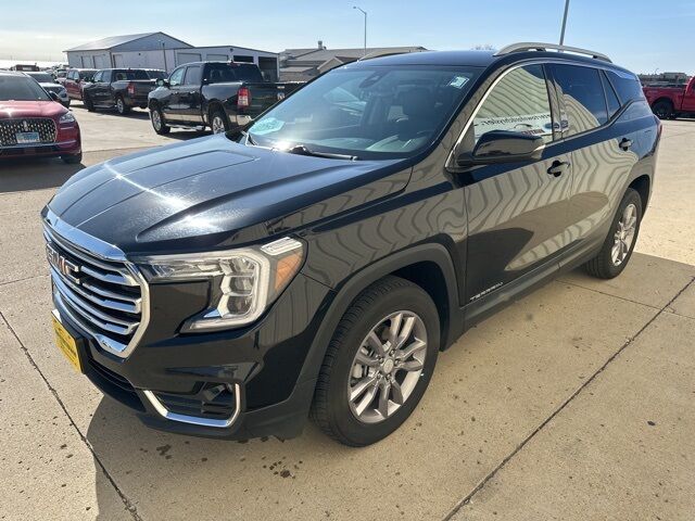 2024 GMC Terrain SLT Watertown SD 2024 GMC Terrain SLT Watertown SD
