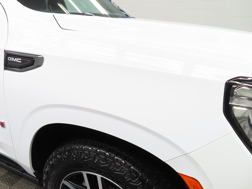 2024 GMC Yukon AT4 4WD Fond du Lac WI