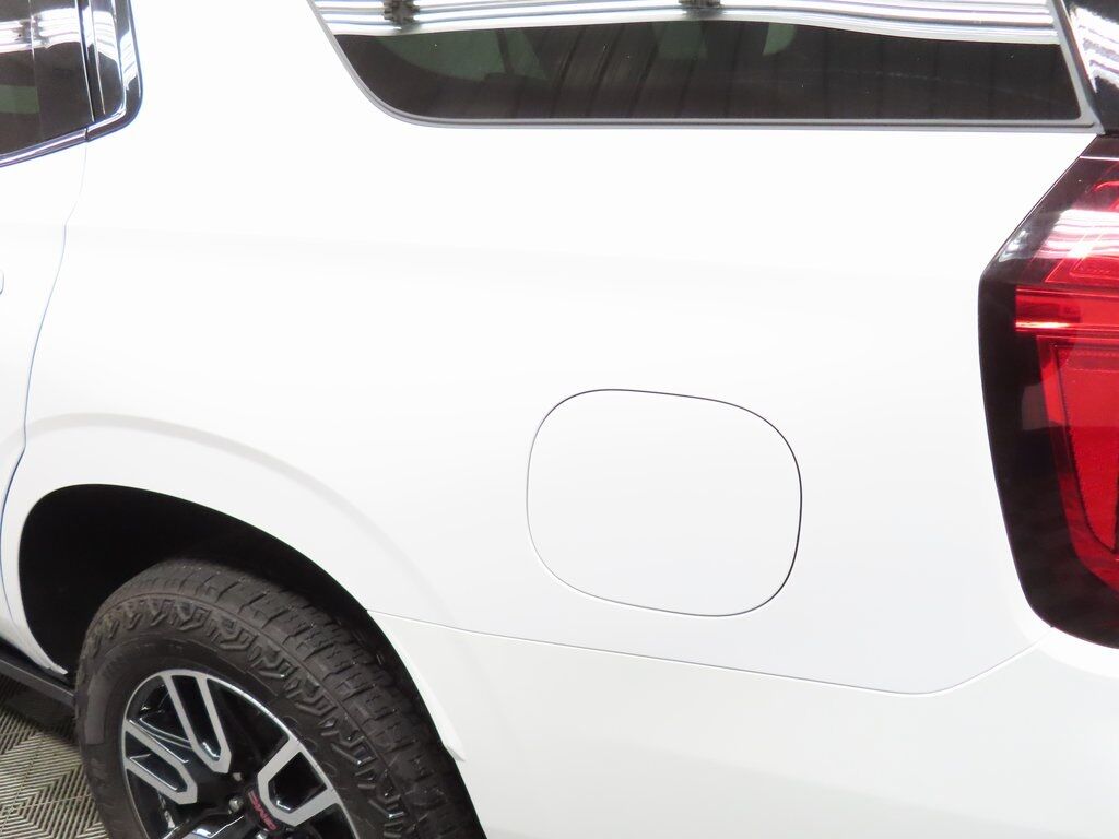 2024 GMC Yukon AT4 4WD Fond du Lac WI