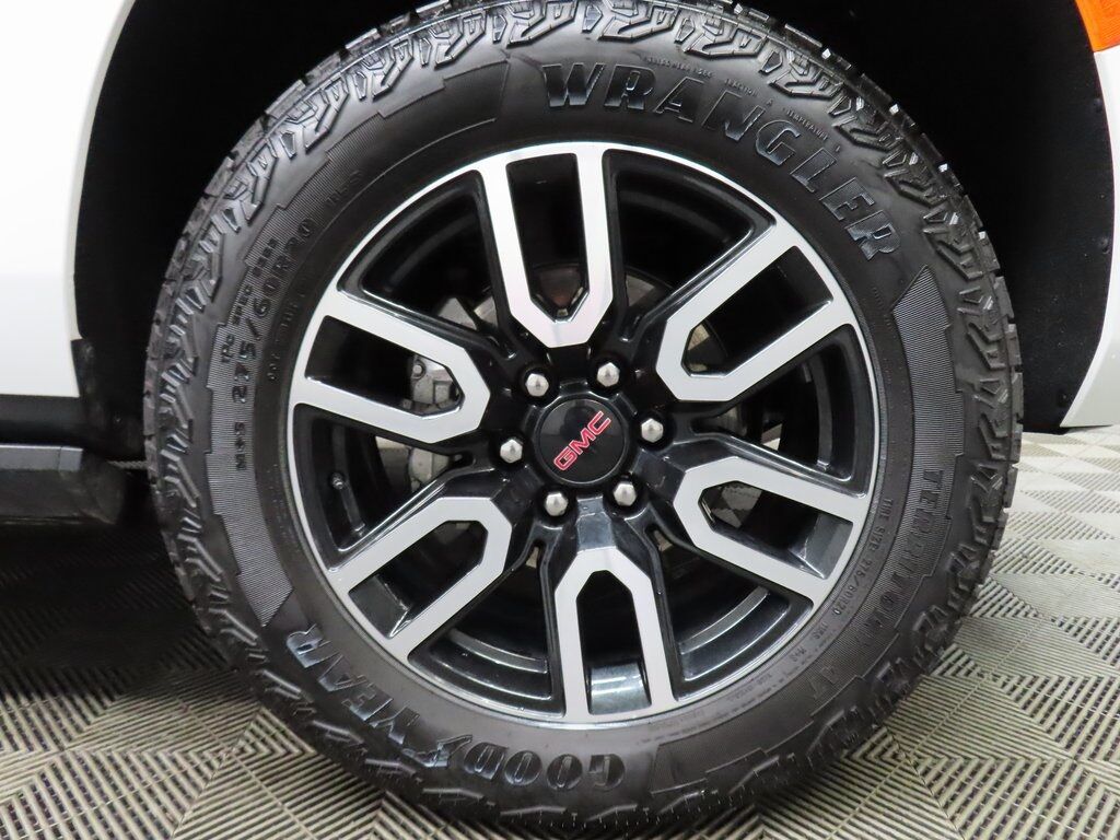 2024 GMC Yukon AT4 4WD Fond du Lac WI