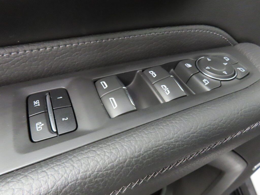 2024 GMC Yukon XL Denali 4WD Fond du Lac WI 2024 GMC Yukon XL Denali 4WD Fond du Lac WI