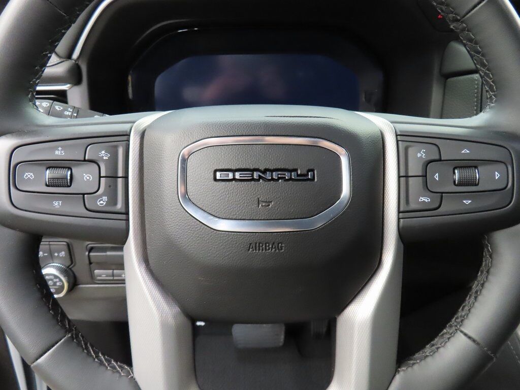 2024 GMC Yukon XL Denali 4WD Fond du Lac WI 2024 GMC Yukon XL Denali 4WD Fond du Lac WI