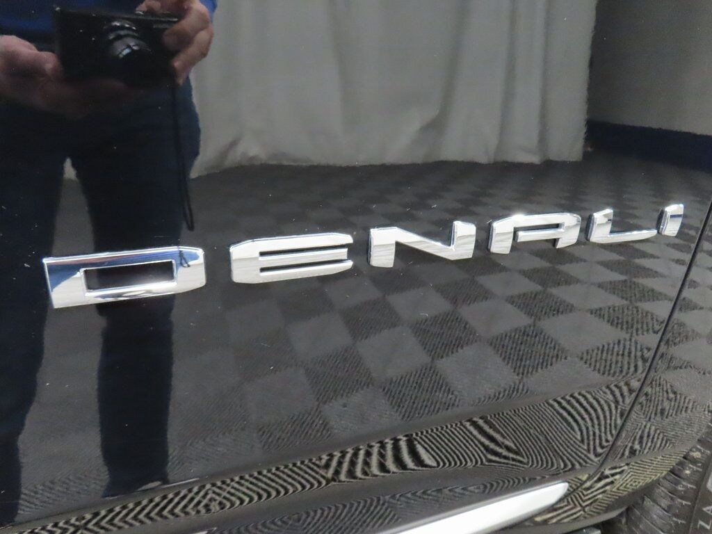 2024 GMC Yukon XL Denali 4WD Fond du Lac WI 2024 GMC Yukon XL Denali 4WD Fond du Lac WI