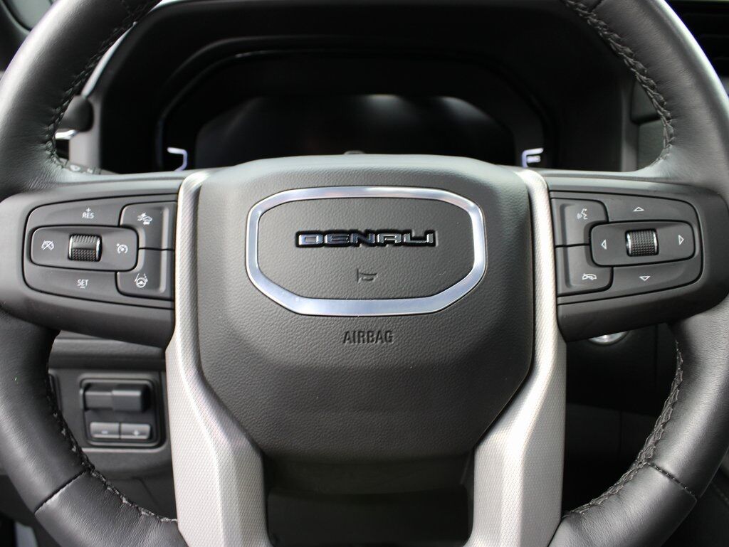 2024 GMC Yukon XL Denali 4WD Fond du Lac WI 2024 GMC Yukon XL Denali 4WD Fond du Lac WI