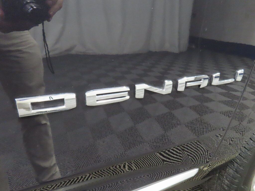 2024 GMC Yukon XL Denali 4WD Fond du Lac WI 2024 GMC Yukon XL Denali 4WD Fond du Lac WI