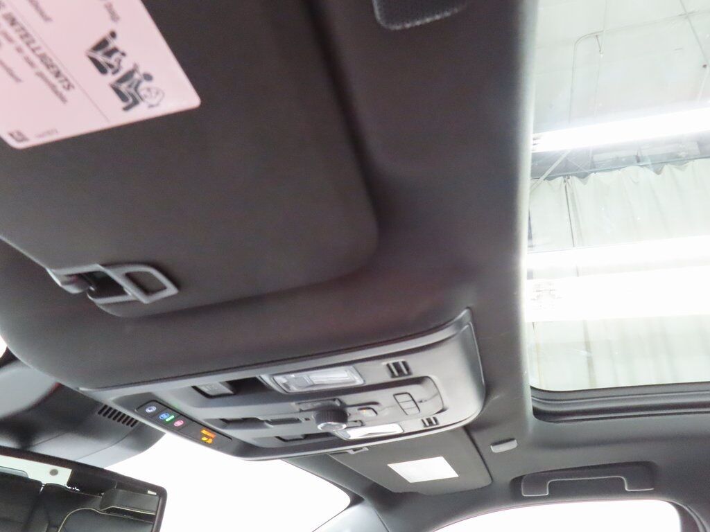 2024 GMC Yukon XL SLT 4WD Fond du Lac WI 2024 GMC Yukon XL SLT 4WD Fond du Lac WI