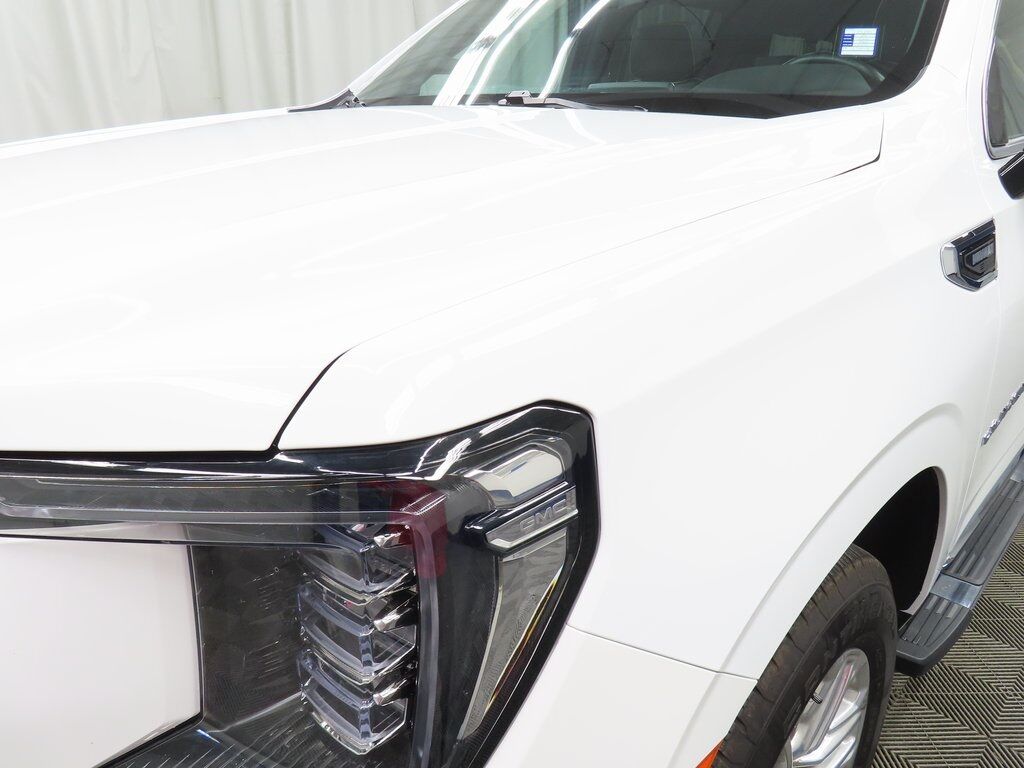 2024 GMC Yukon XL SLT 4WD Fond du Lac WI 2024 GMC Yukon XL SLT 4WD Fond du Lac WI