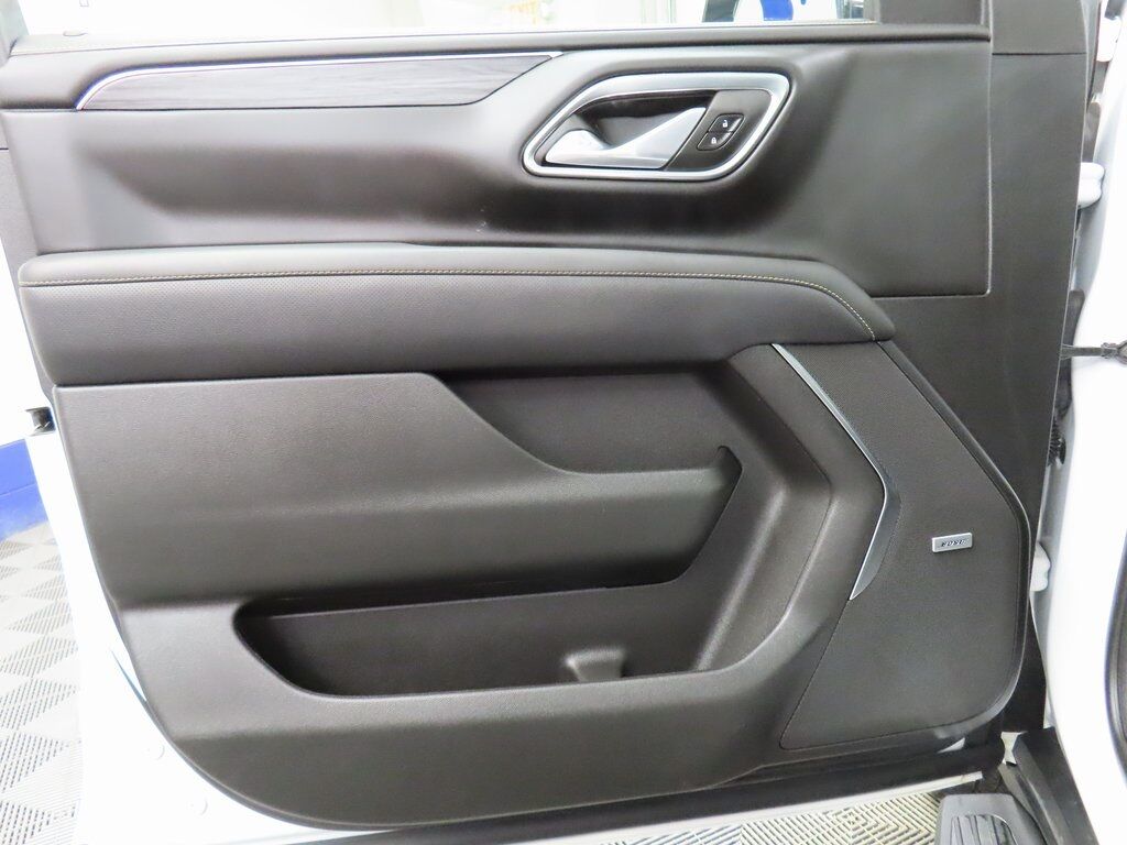 2024 GMC Yukon XL SLT 4WD Fond du Lac WI 2024 GMC Yukon XL SLT 4WD Fond du Lac WI