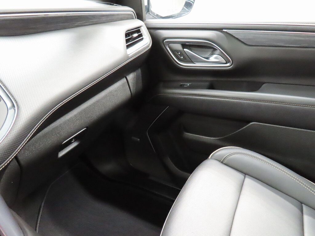 2024 GMC Yukon XL SLT 4WD Fond du Lac WI 2024 GMC Yukon XL SLT 4WD Fond du Lac WI